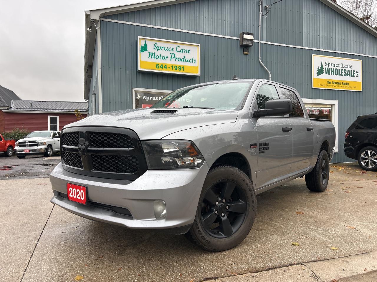 2020 RAM 1500 Classic Express Night Edition  Crew  V8 Photo0