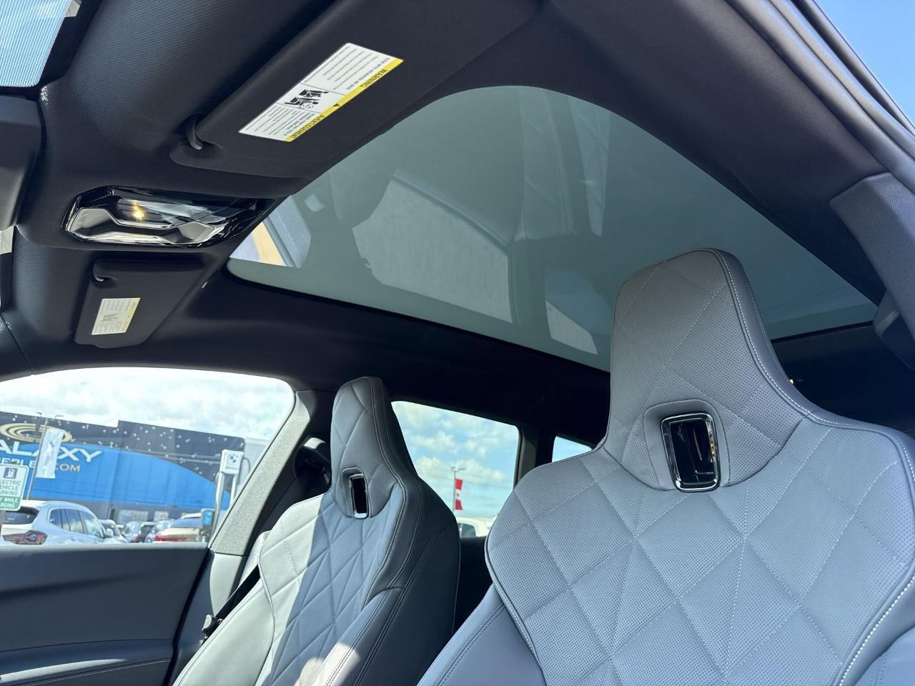 2026 BMW iX xDrive60 Photo