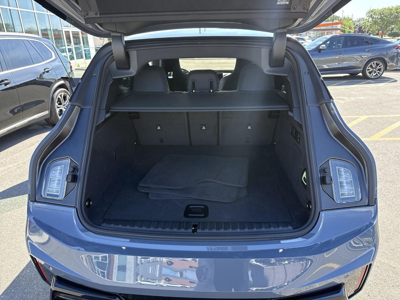 2026 BMW iX xDrive60 Photo