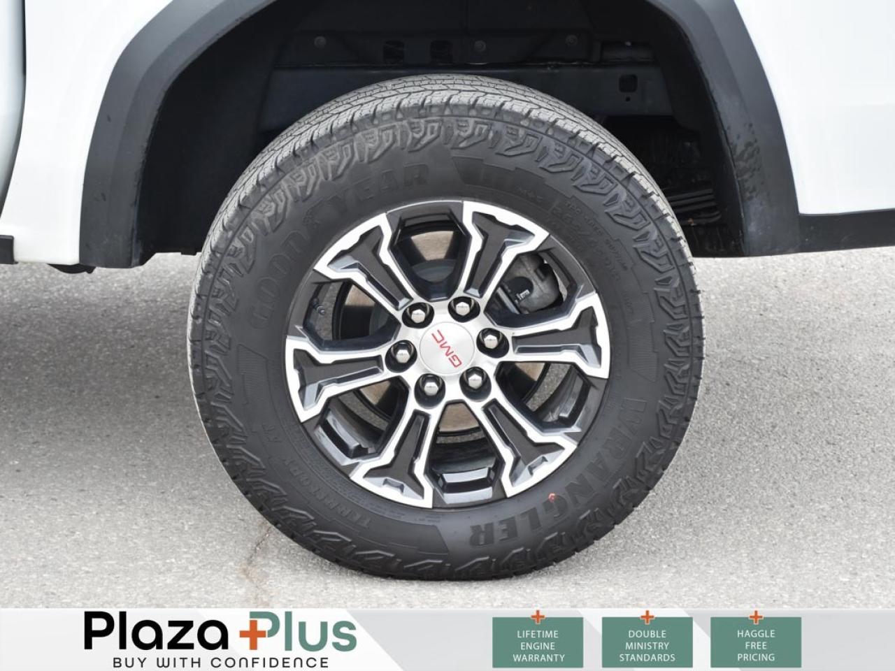 2025 GMC Canyon AT4   LOW KILOMETERS   HEADS-UP DISPLAY   FRONT HE Photo