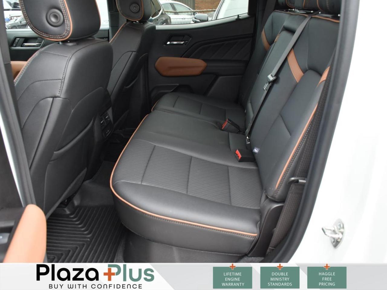 2025 GMC Canyon AT4   LOW KILOMETERS   HEADS-UP DISPLAY   FRONT HE Photo