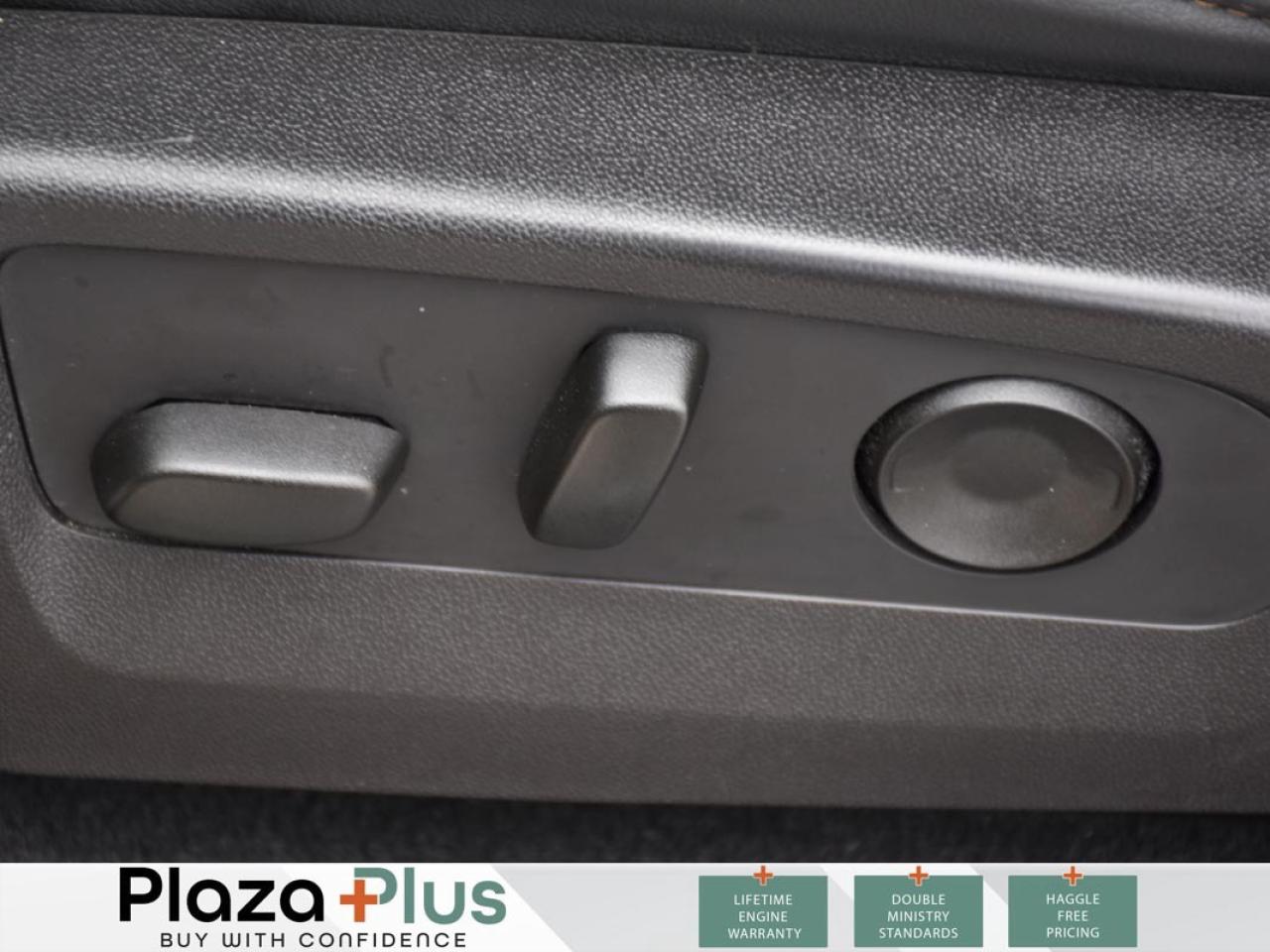 2025 GMC Canyon AT4   LOW KILOMETERS   HEADS-UP DISPLAY   FRONT HE Photo