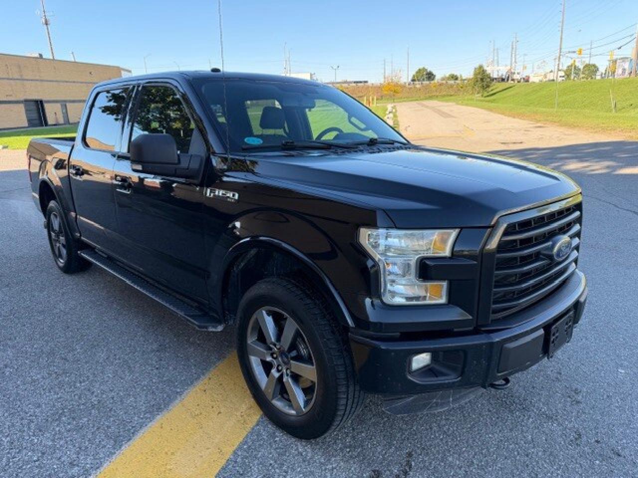 2016 Ford F-150 5.0L V8 SPORT SuperCrew  5.5 BOX CERTIFIED ALLOYS Photo