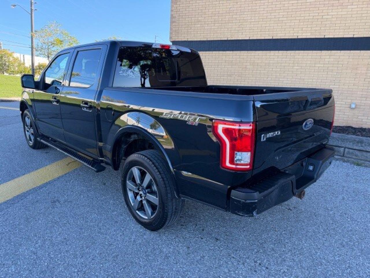 2016 Ford F-150 5.0L V8 SPORT SuperCrew  5.5 BOX CERTIFIED ALLOYS Photo