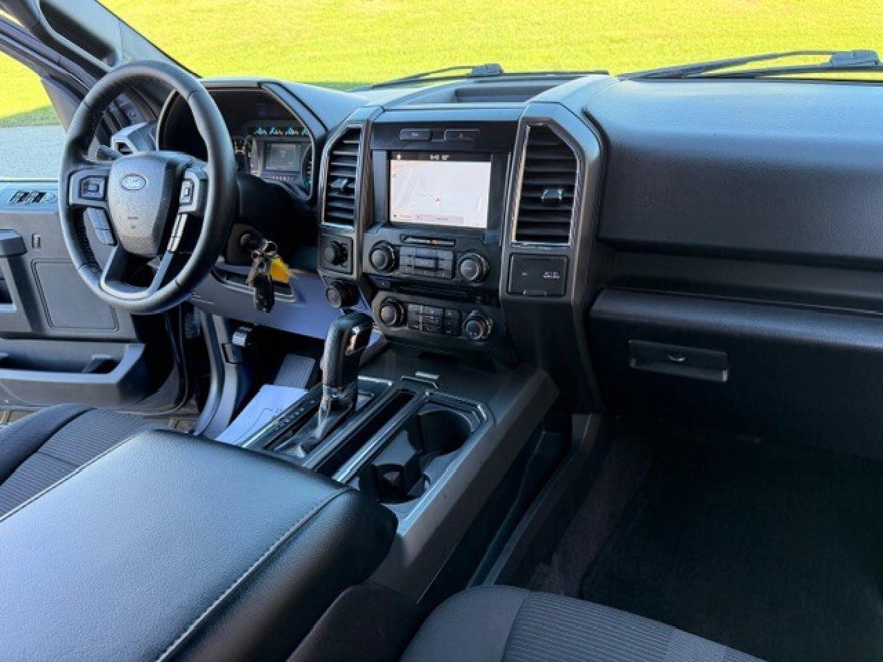 2016 Ford F-150 5.0L V8 SPORT SuperCrew  5.5 BOX CERTIFIED ALLOYS Photo