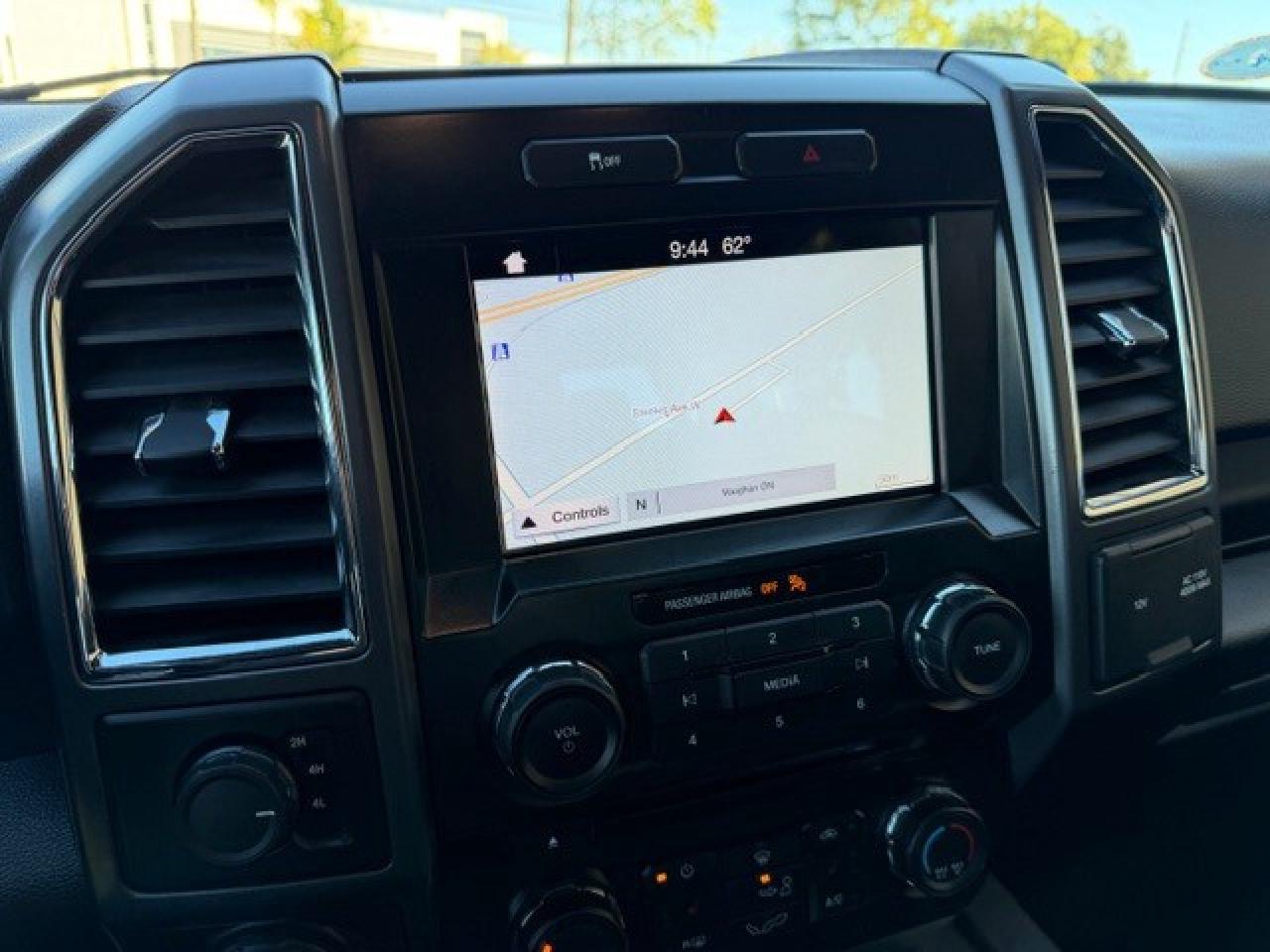 2016 Ford F-150 5.0L V8 SPORT SuperCrew  5.5 BOX CERTIFIED ALLOYS Photo