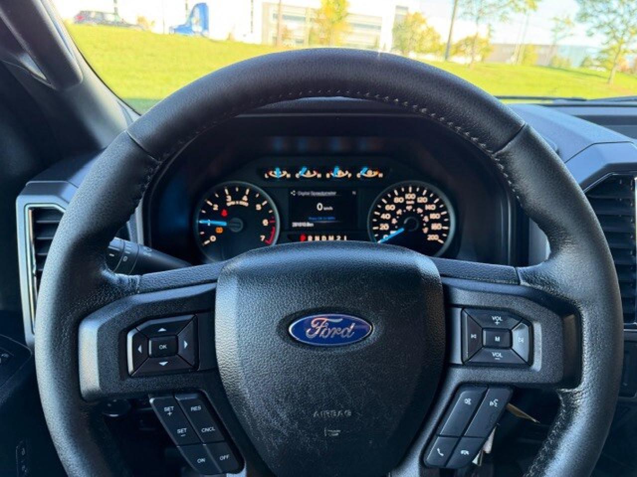 2016 Ford F-150 5.0L V8 SPORT SuperCrew  5.5 BOX CERTIFIED ALLOYS Photo