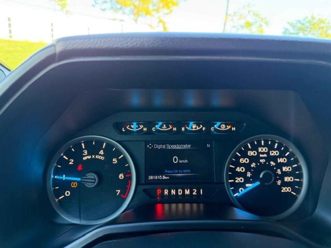 2016 Ford F-150 5.0L V8 SPORT SuperCrew  5.5 BOX CERTIFIED ALLOYS Photo