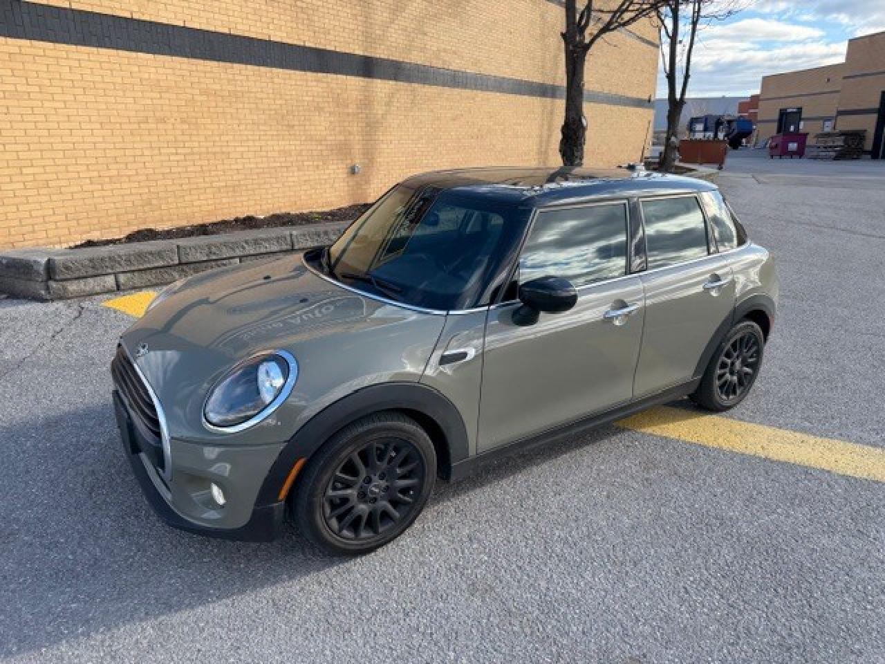 2020 MINI 5 Door 3 Cyl harmankarden wireless CarPlay Service Record Photo4