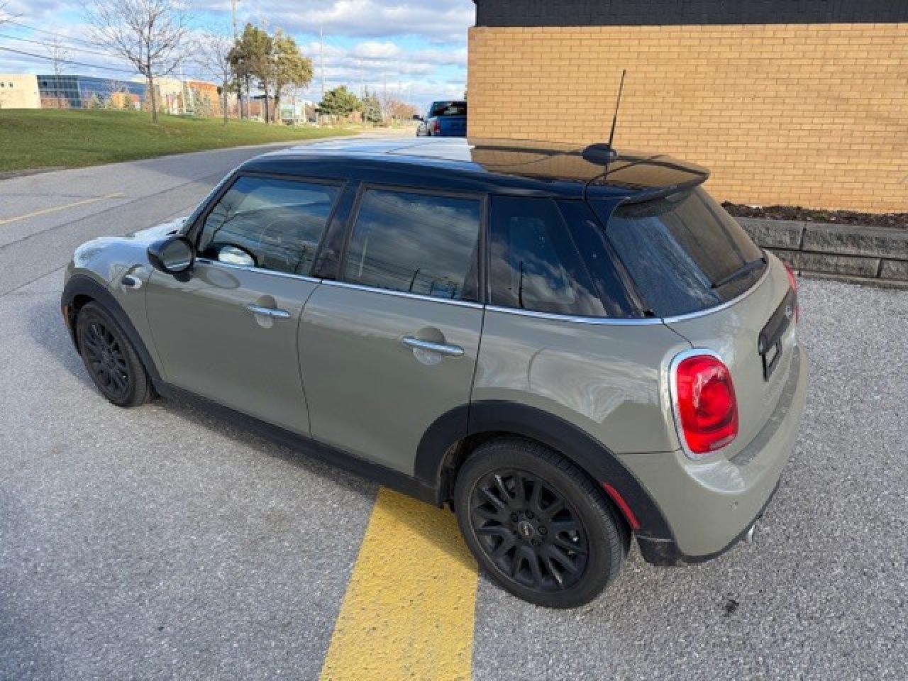 2020 MINI 5 Door 3 Cyl harmankarden wireless CarPlay Service Record Photo