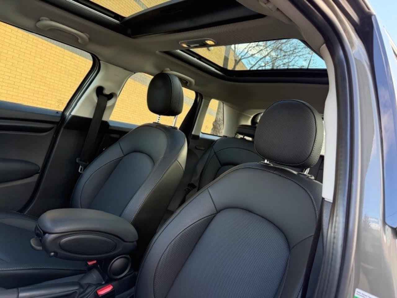 2020 MINI 5 Door 3 Cyl harmankarden wireless CarPlay Service Record Photo