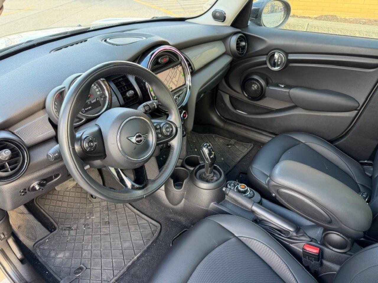 2020 MINI 5 Door 3 Cyl harmankarden wireless CarPlay Service Record Photo