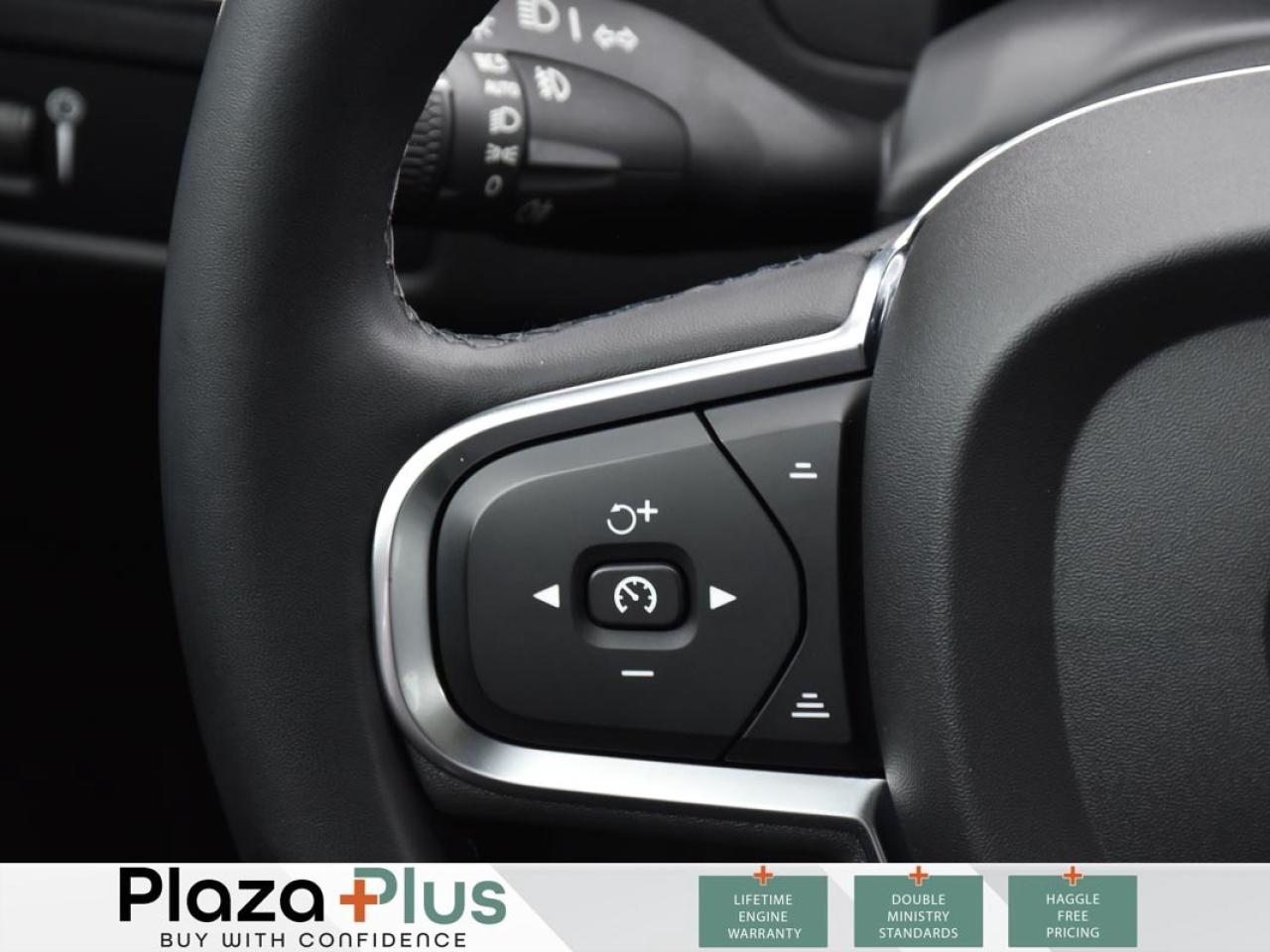 2022 Volvo XC60 Momentum   FRONT HEATED SEATS   MOONROOF   ANDROID Photo