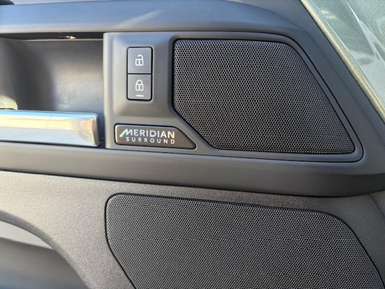 2025 Land Rover Defender 90 P400 X-Dynamic SE Cooled Seat 360 Camera Photo