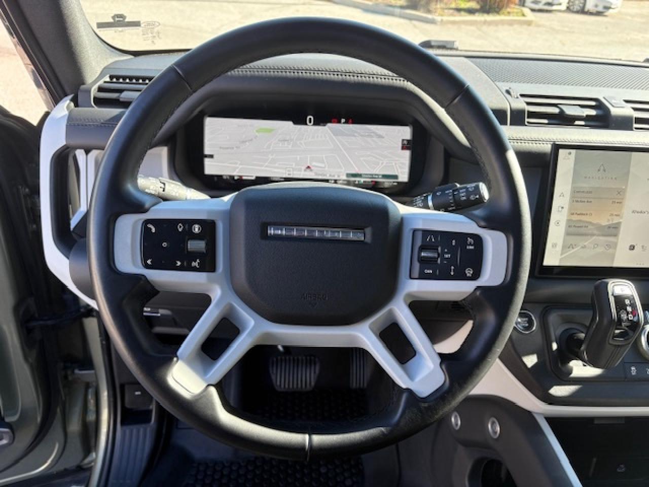 2025 Land Rover Defender 90 P400 X-Dynamic SE Cooled Seat 360 Camera Photo