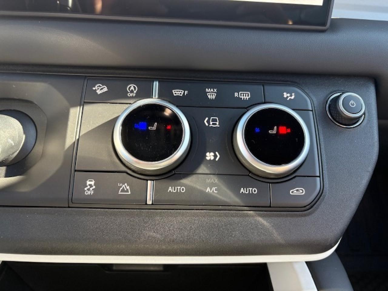 2025 Land Rover Defender 90 P400 X-Dynamic SE Cooled Seat 360 Camera Photo