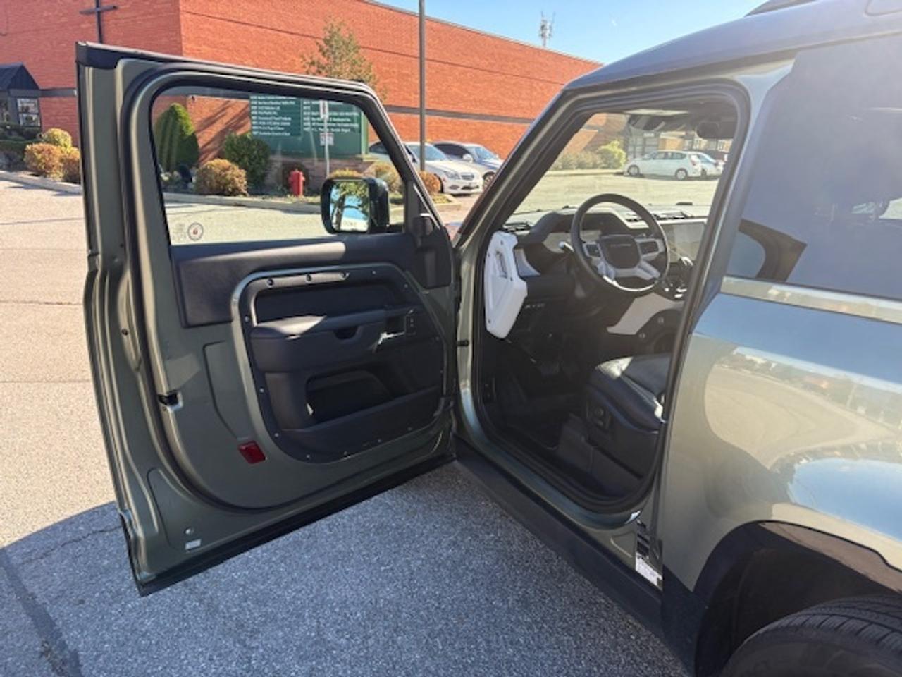 2025 Land Rover Defender 90 P400 X-Dynamic SE Cooled Seat 360 Camera Photo