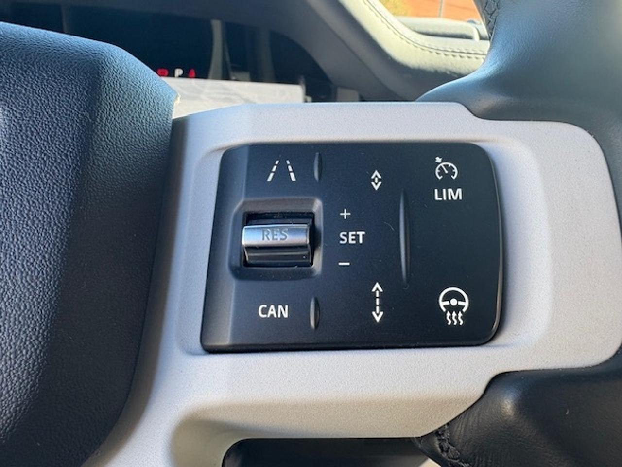 2025 Land Rover Defender 90 P400 X-Dynamic SE Cooled Seat 360 Camera Photo