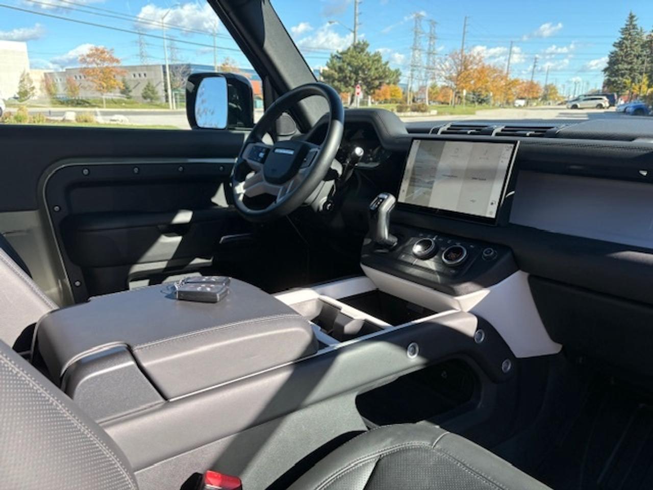 2025 Land Rover Defender 90 P400 X-Dynamic SE Cooled Seat 360 Camera Photo