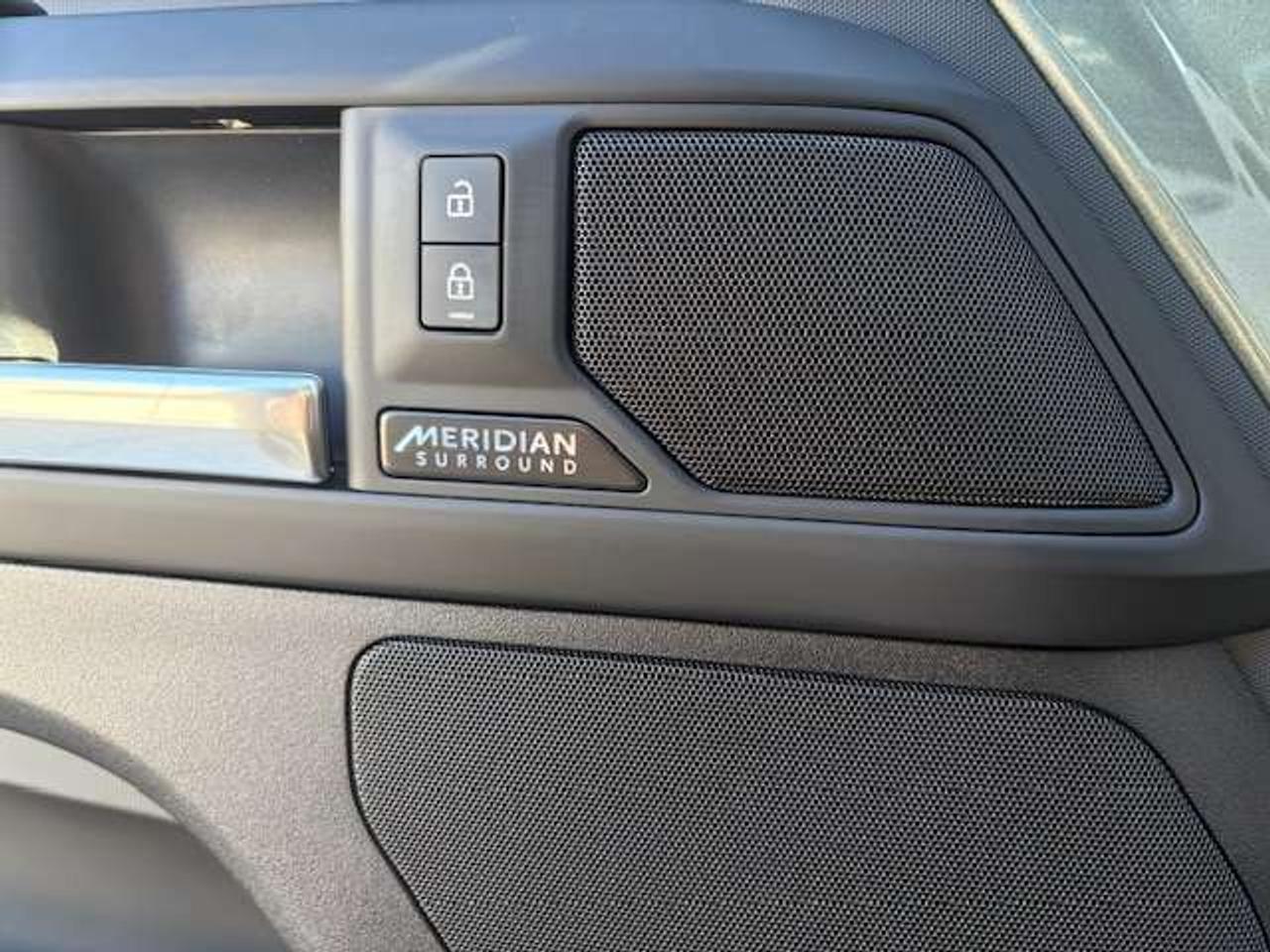 2025 Land Rover Defender 90 P400 X-Dynamic SE Cooled Seat 360 Camera Photo