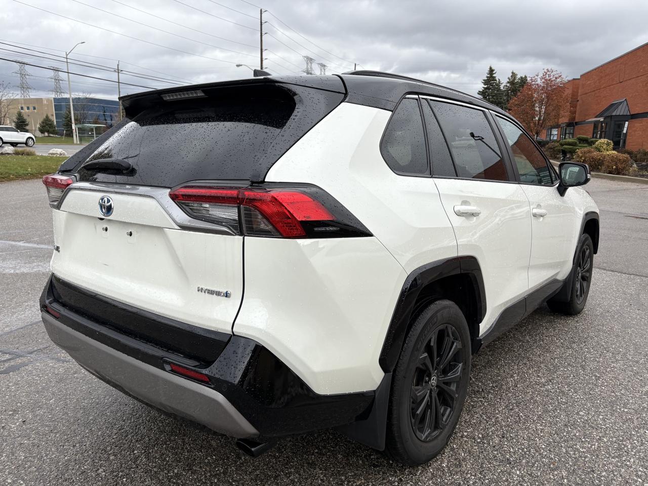 2022 Toyota RAV4 Hybrid XSE AWD TECH PKG SUNROOF 1 OWNER Photo4