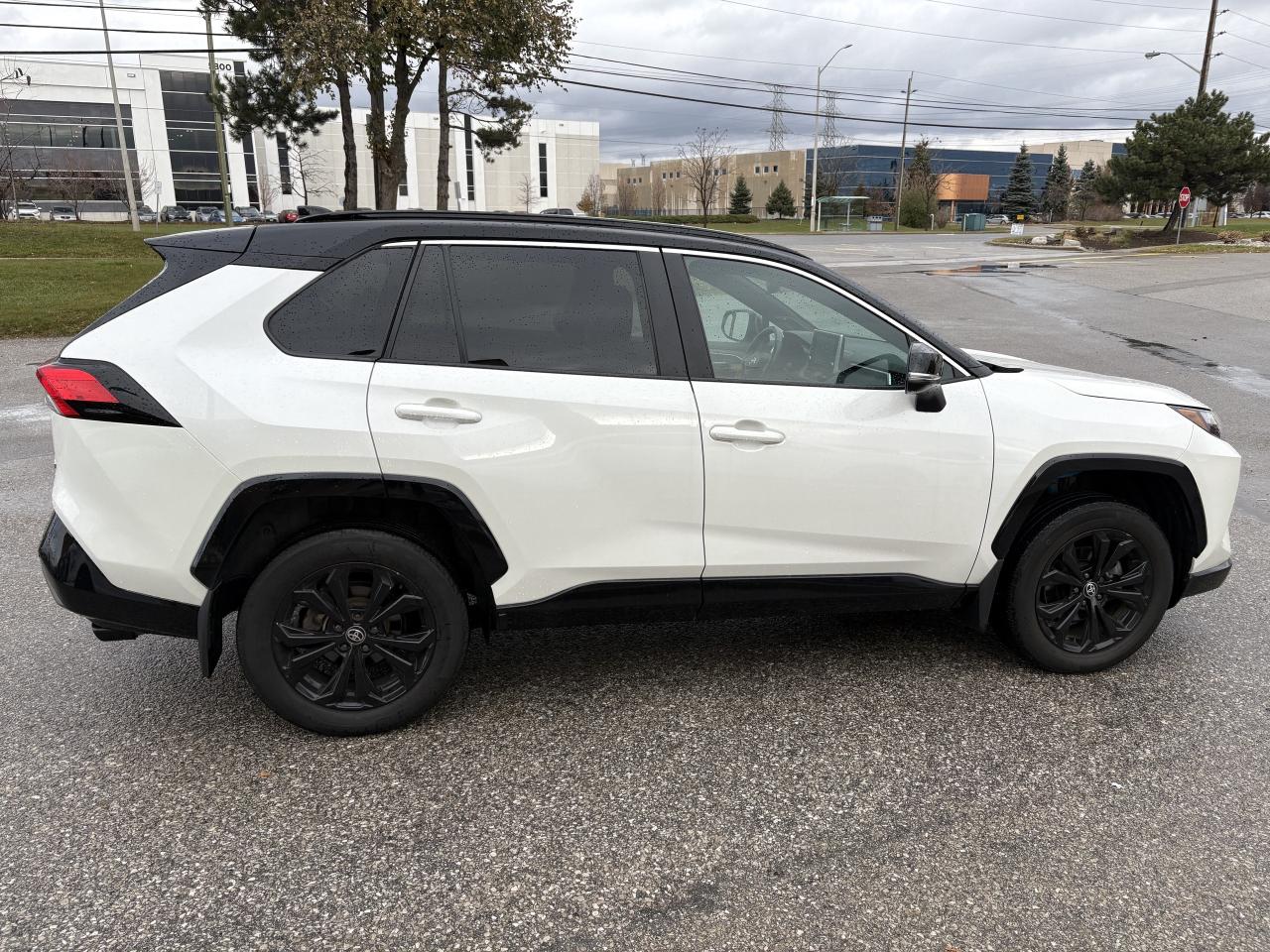 2022 Toyota RAV4 Hybrid XSE AWD TECH PKG SUNROOF 1 OWNER Photo