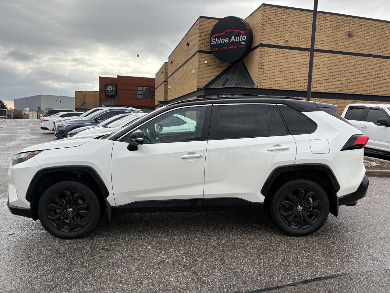 2022 Toyota RAV4 Hybrid XSE AWD TECH PKG SUNROOF 1 OWNER Photo
