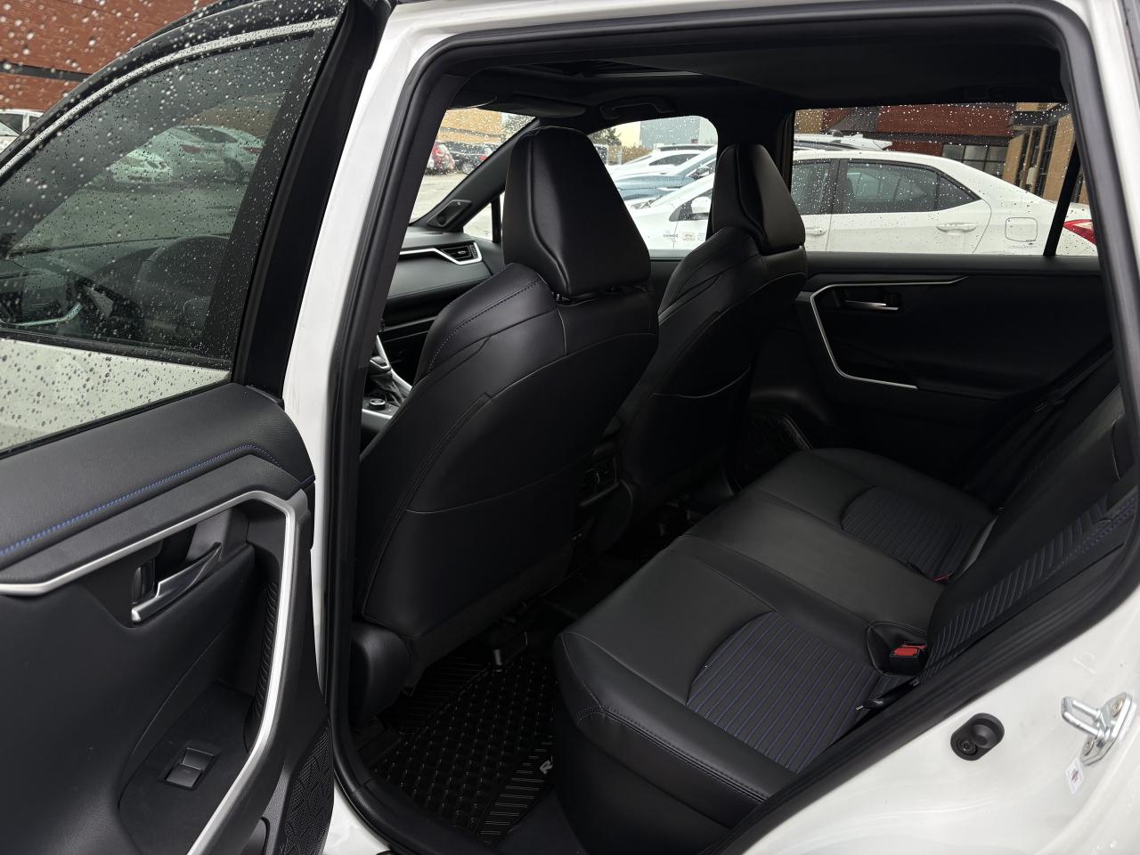 2022 Toyota RAV4 Hybrid XSE AWD TECH PKG SUNROOF 1 OWNER Photo