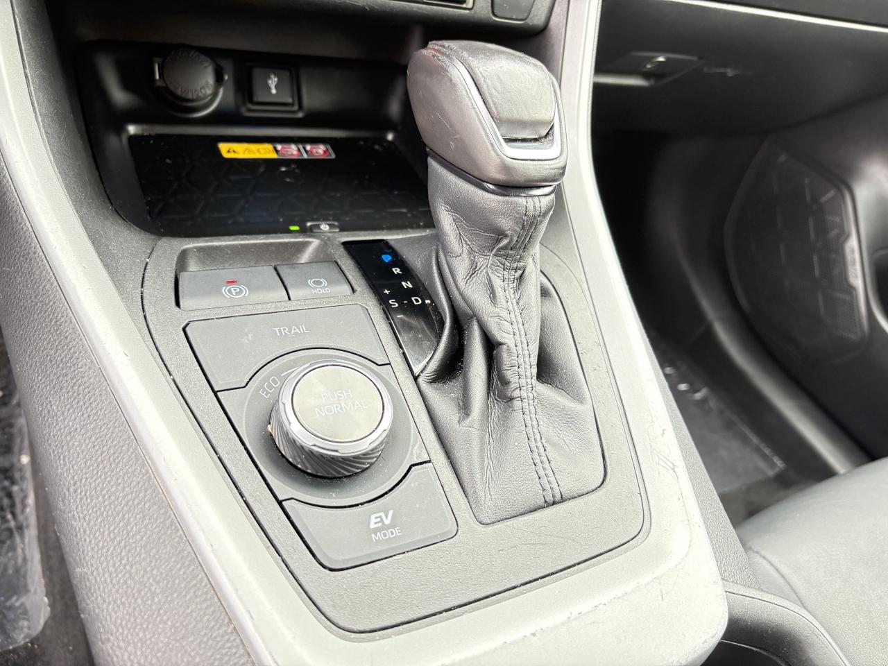 2022 Toyota RAV4 Hybrid XSE AWD TECH PKG SUNROOF 1 OWNER Photo