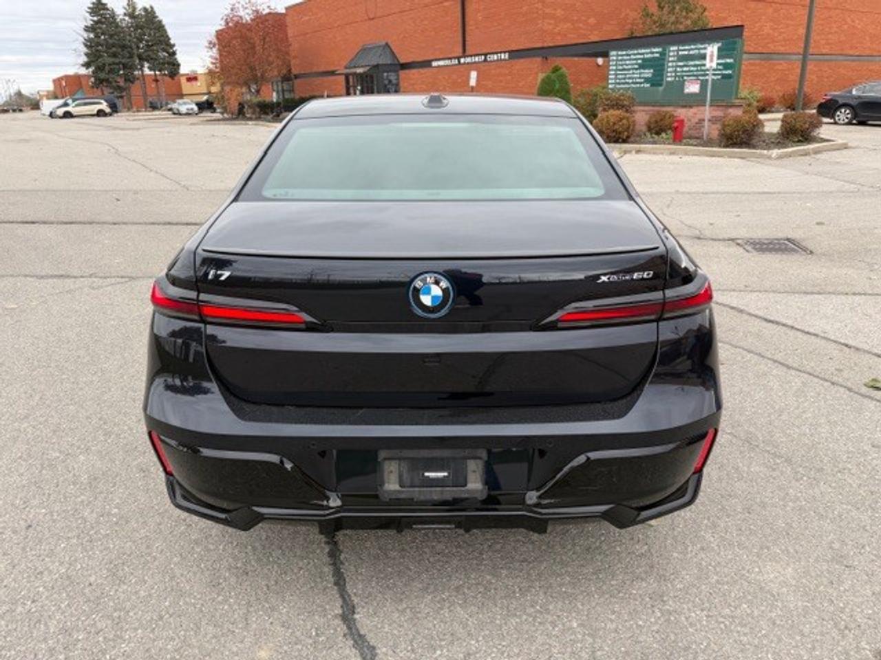 2023 BMW i7 xDrive60 REAR ENTERTAINMENT MASSAGE SEATS Photo