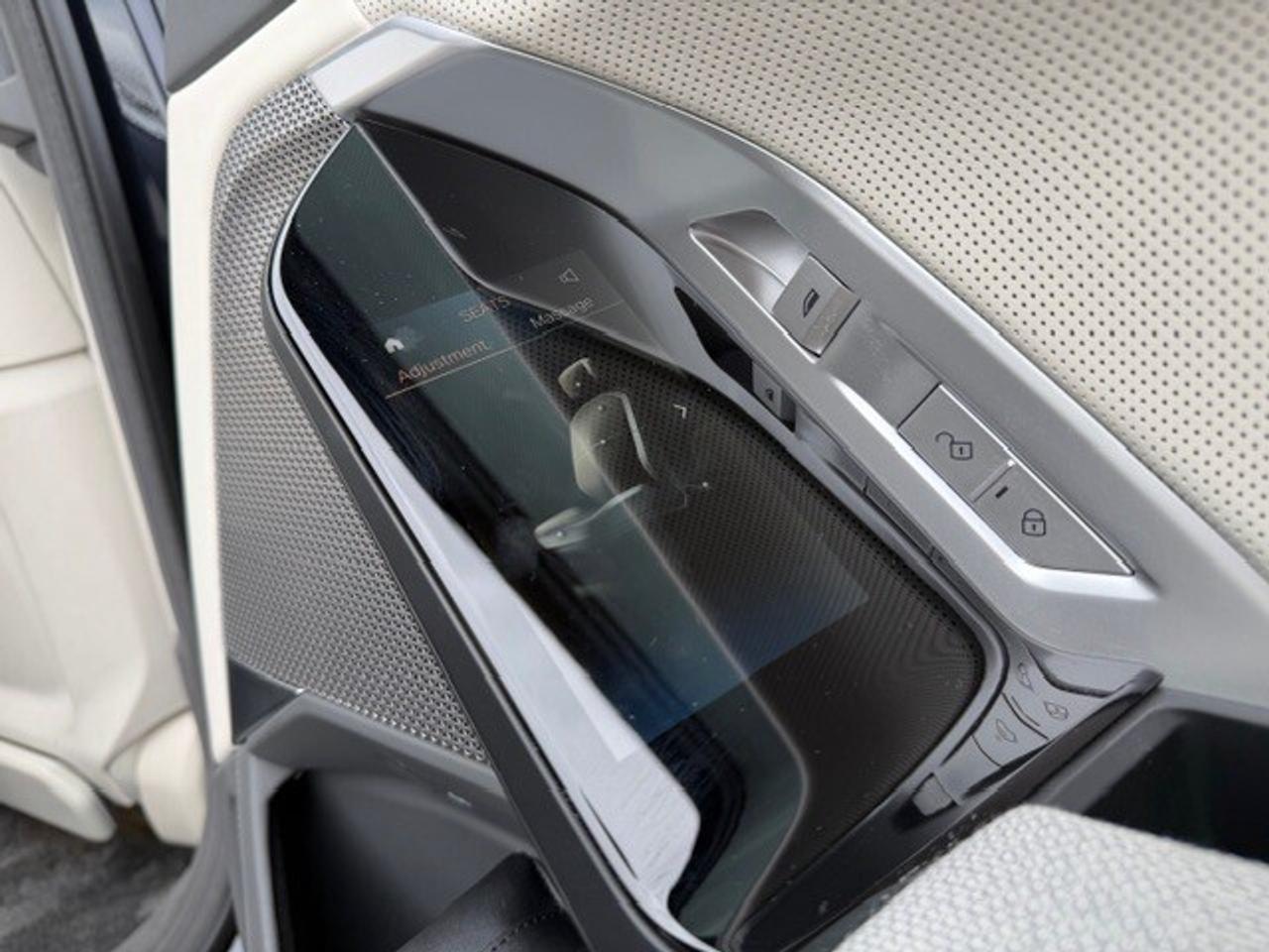 2023 BMW i7 xDrive60 REAR ENTERTAINMENT MASSAGE SEATS Photo