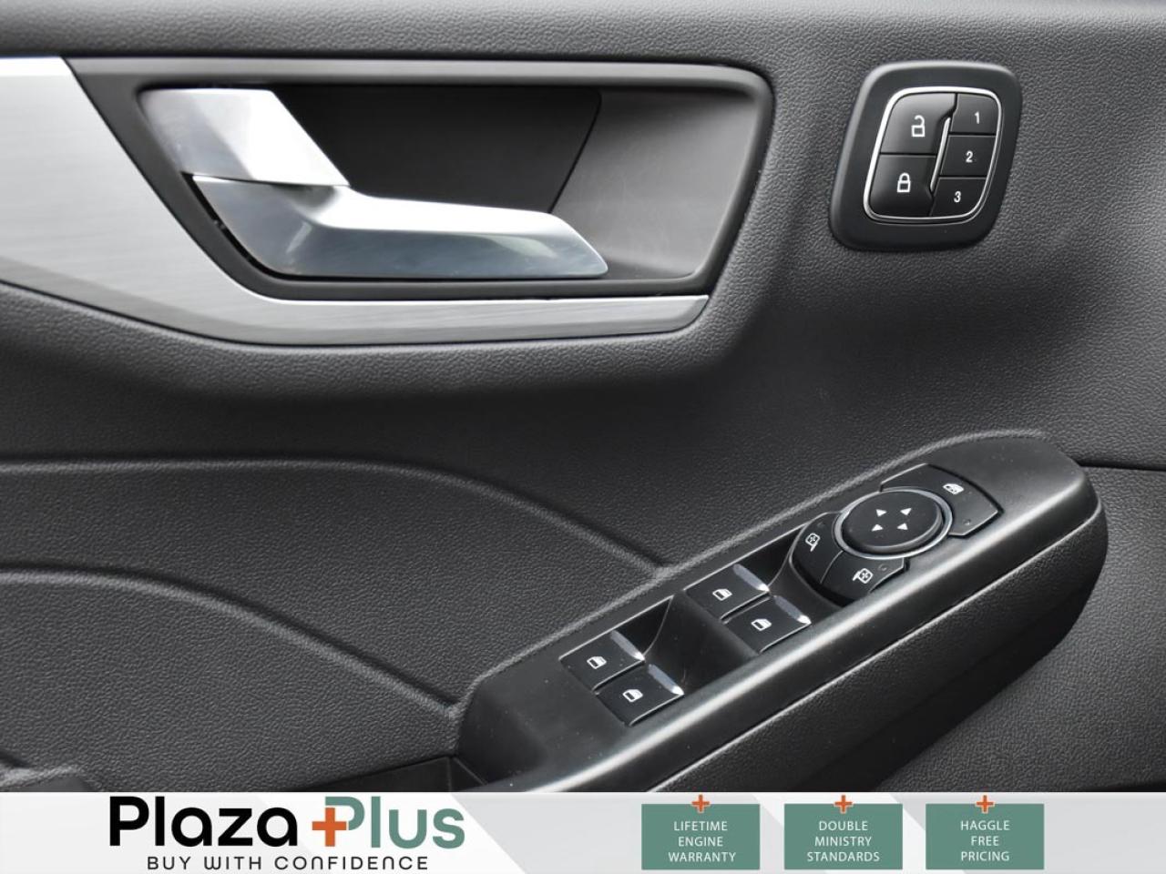 2025 Ford Escape Platinum GREAT DEAL   ONLY 1350KMS   REMOTE START Photo