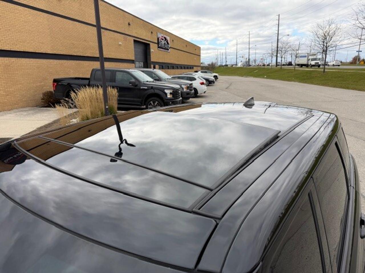 2019 Land Rover Range Rover Sport SVR 1 Owner Clean Carfax Service Records Photo