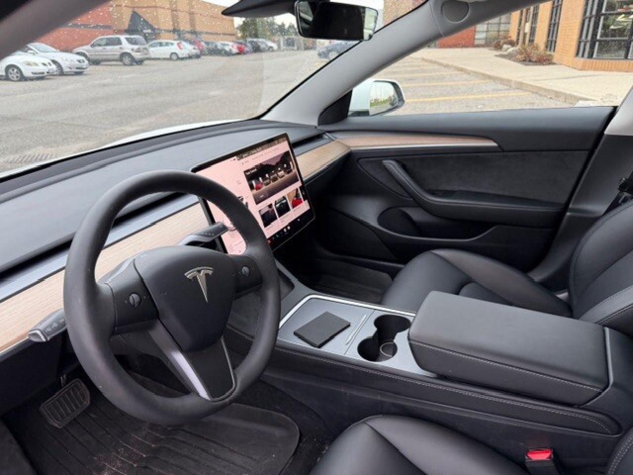 2023 Tesla Model 3 RWD LFP Battery 1 Owner\CleanCarfax Tesla Warranty Photo