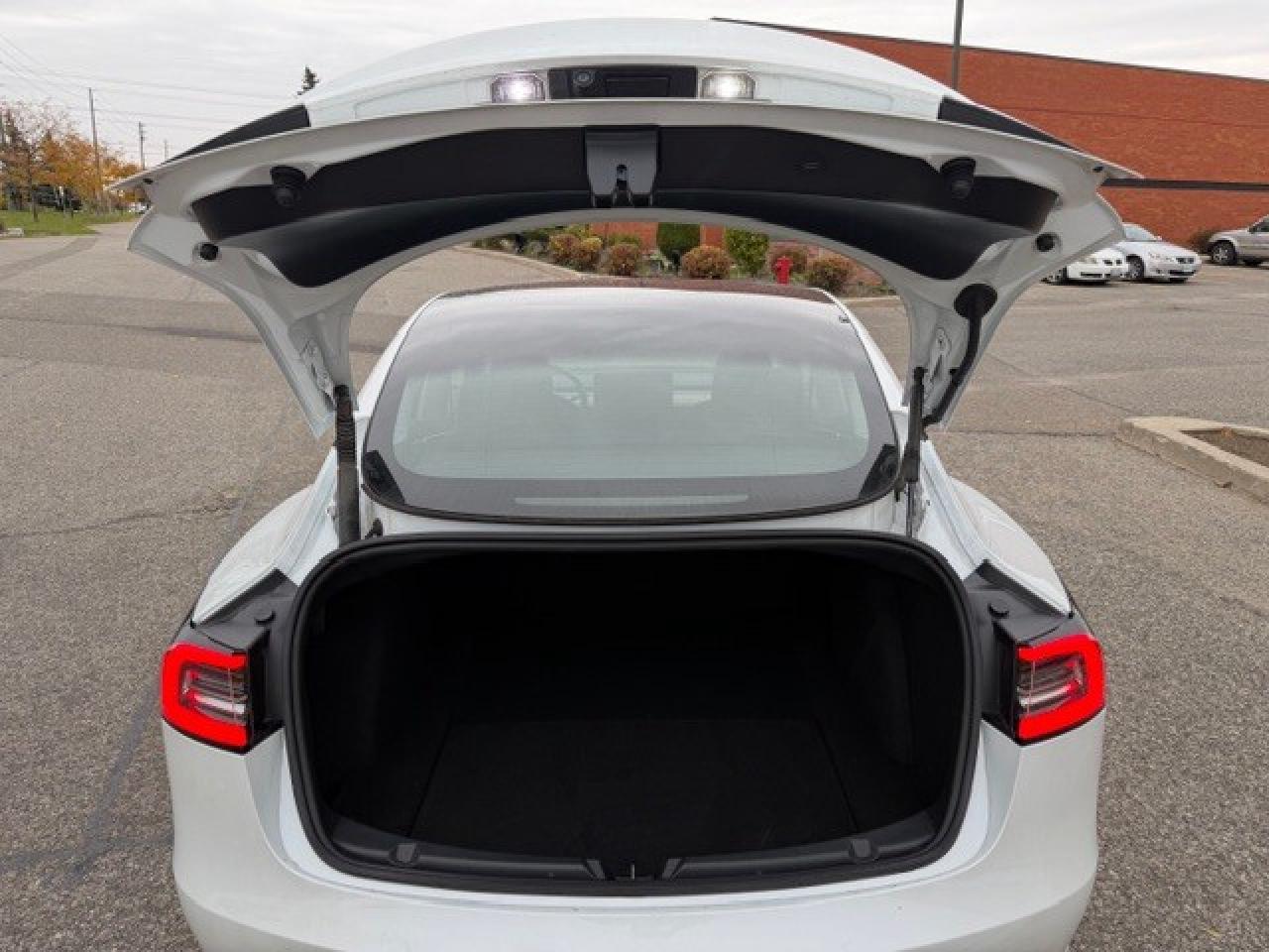 2023 Tesla Model 3 RWD LFP Battery 1 Owner\CleanCarfax Tesla Warranty Photo