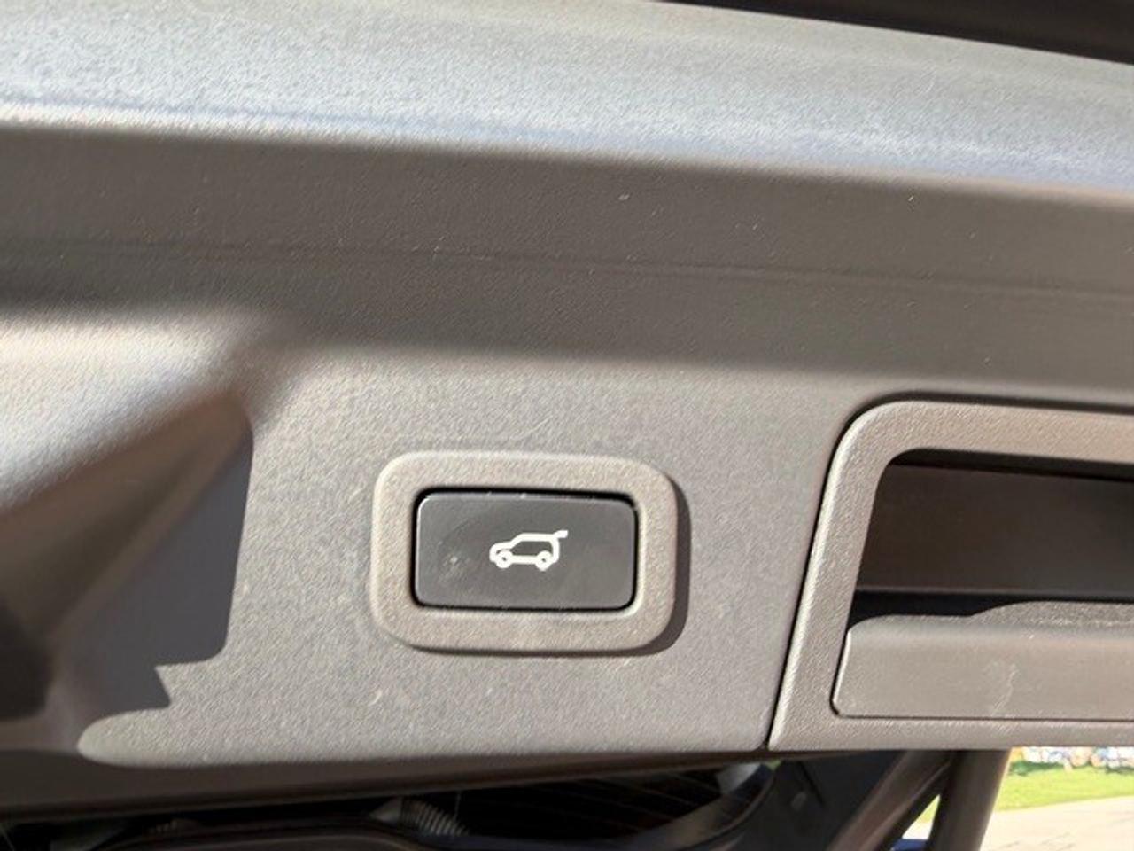 2020 Land Rover Range Rover Velar P550 SV Autobiography Dynamic Service Records Photo