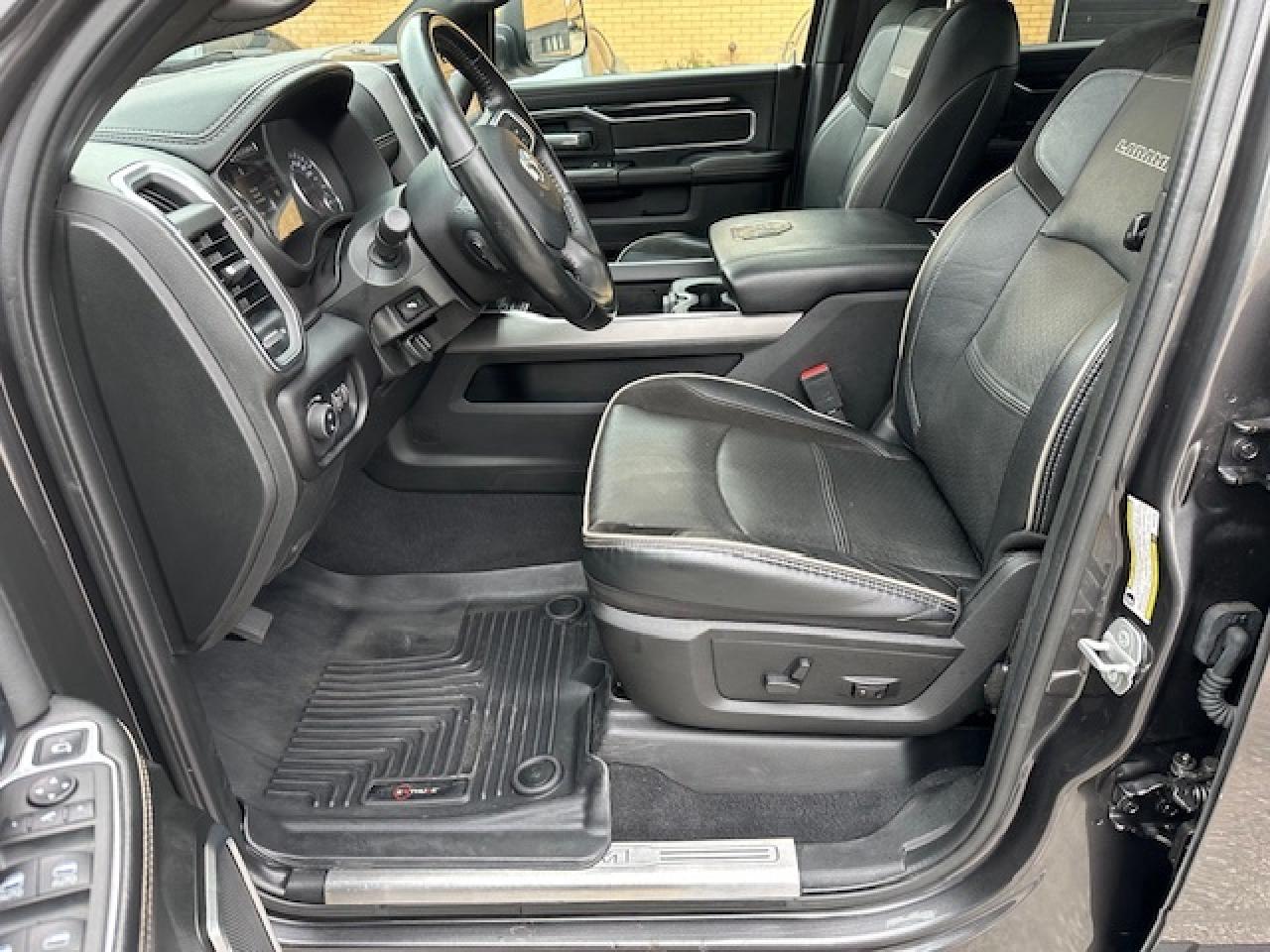 2022 RAM 2500 Laramie NIGHT 4x4 6.7 Diesel 360 CAM NEW TIRES Photo