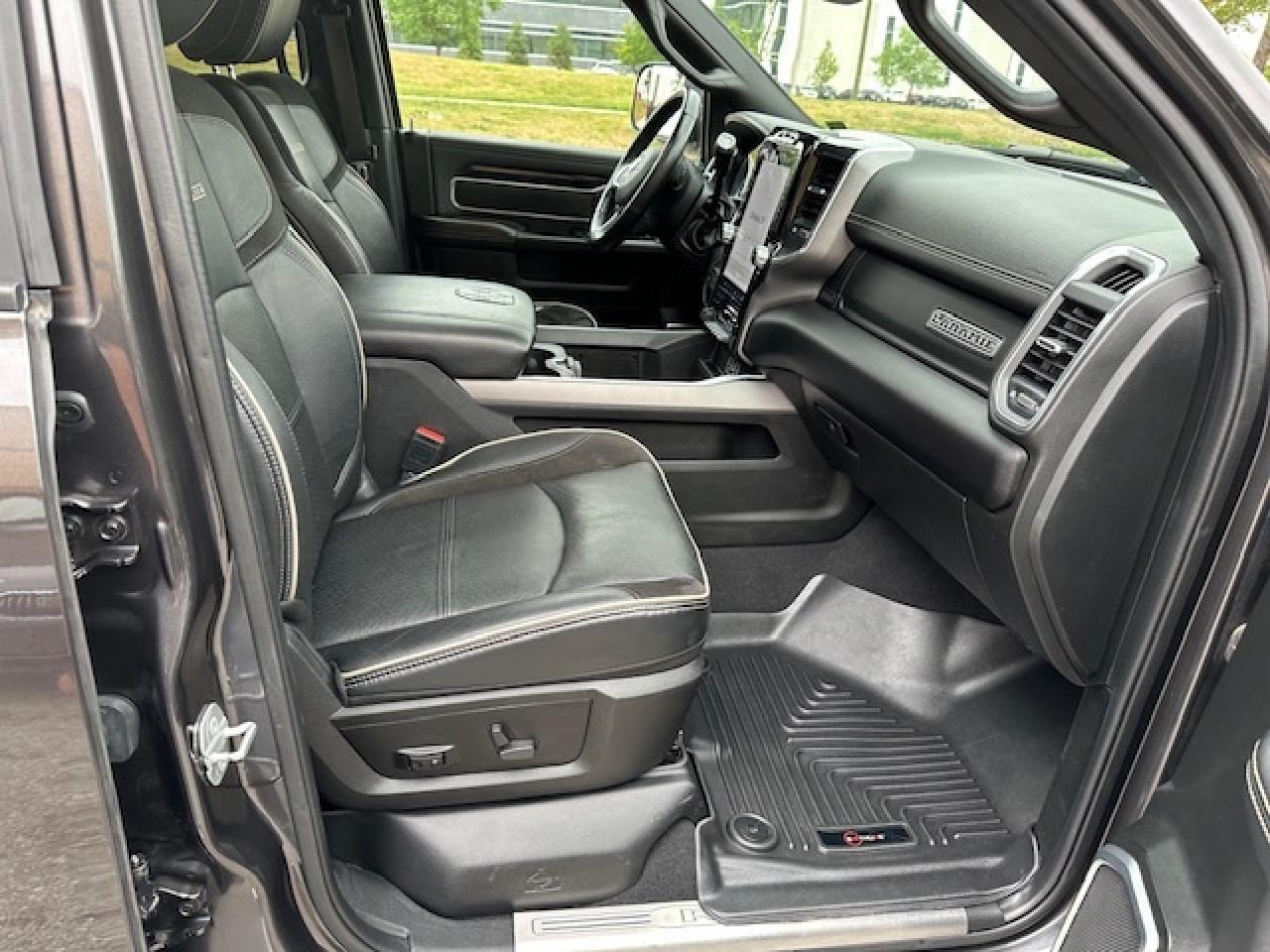 2022 RAM 2500 Laramie NIGHT 4x4 6.7 Diesel 360 CAM NEW TIRES Photo