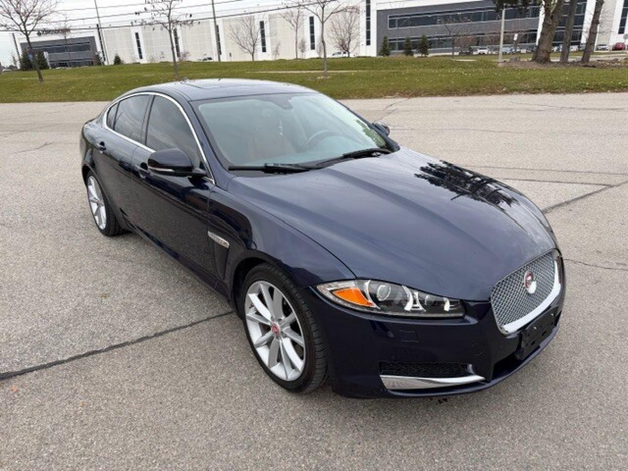 2014 Jaguar XF V6 AWD WIRELESS APPLE CARPLAY SUNROOF Photo