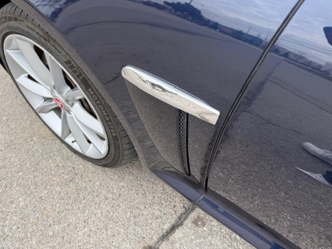 2014 Jaguar XF V6 AWD WIRELESS APPLE CARPLAY SUNROOF Photo