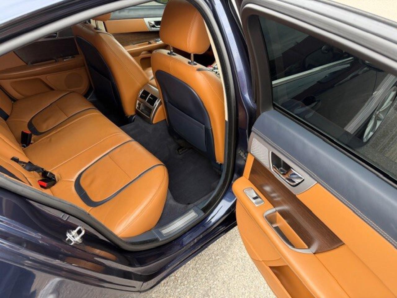 2014 Jaguar XF V6 AWD WIRELESS APPLE CARPLAY SUNROOF Photo