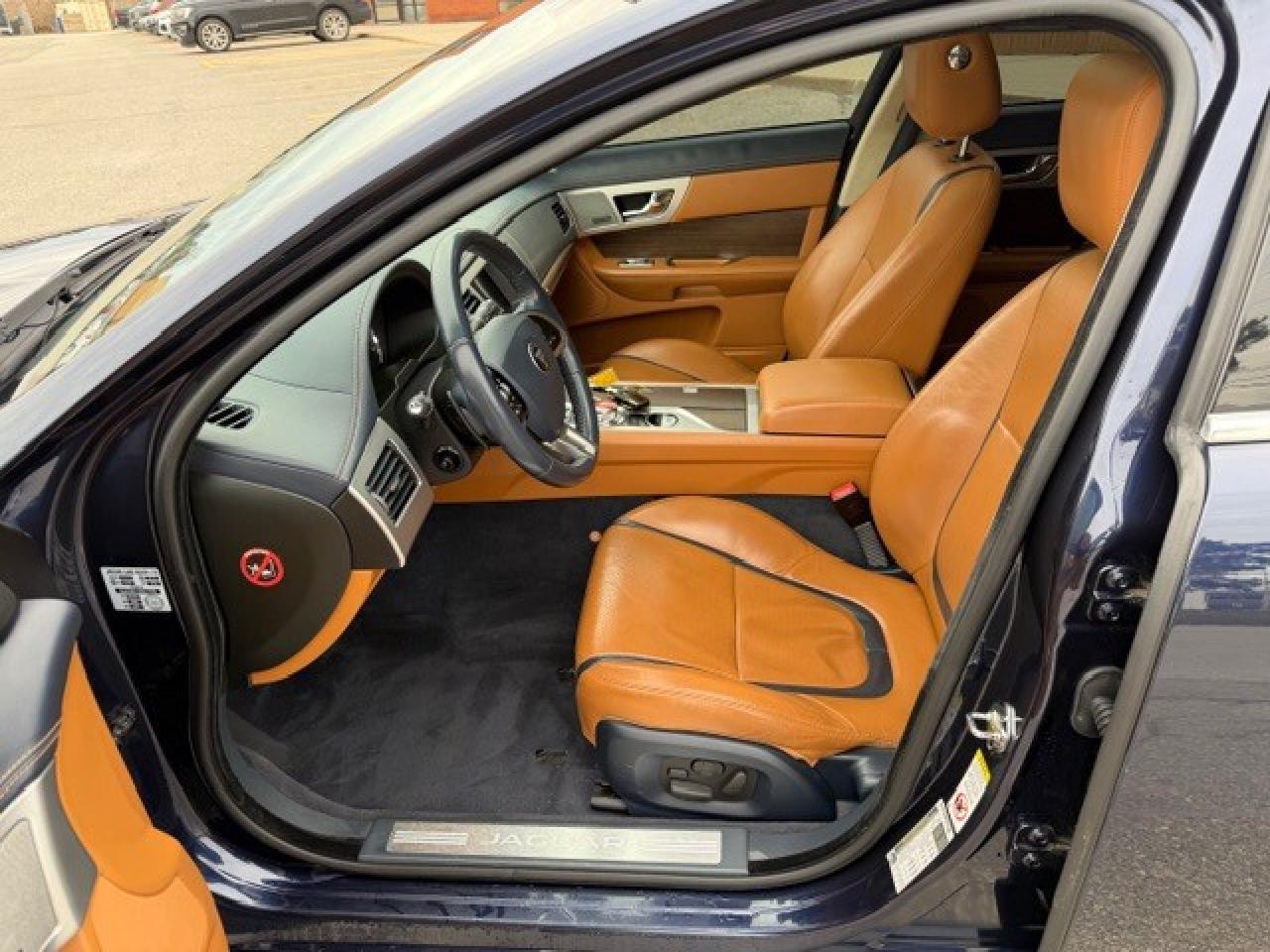 2014 Jaguar XF V6 AWD WIRELESS APPLE CARPLAY SUNROOF Photo