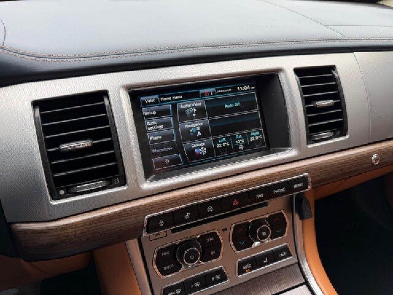 2014 Jaguar XF V6 AWD WIRELESS APPLE CARPLAY SUNROOF Photo