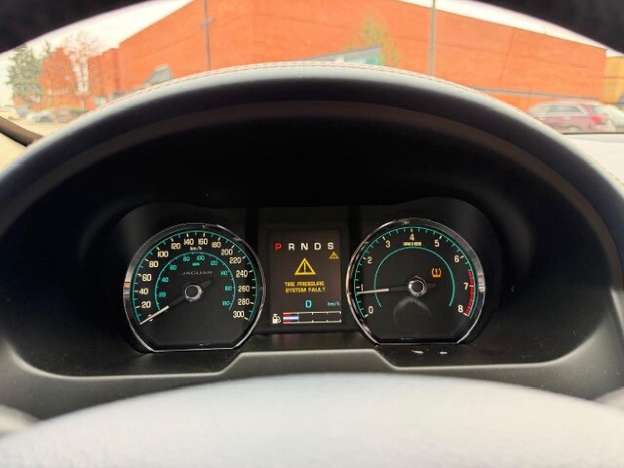 2014 Jaguar XF V6 AWD WIRELESS APPLE CARPLAY SUNROOF Photo