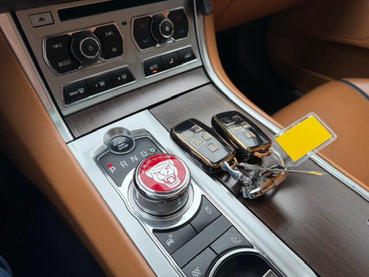 2014 Jaguar XF V6 AWD WIRELESS APPLE CARPLAY SUNROOF Photo