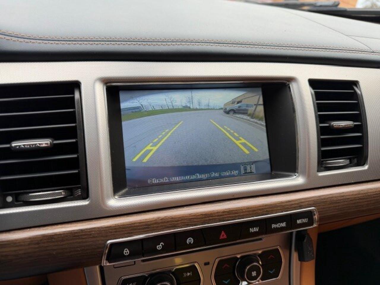 2014 Jaguar XF V6 AWD WIRELESS APPLE CARPLAY SUNROOF Photo