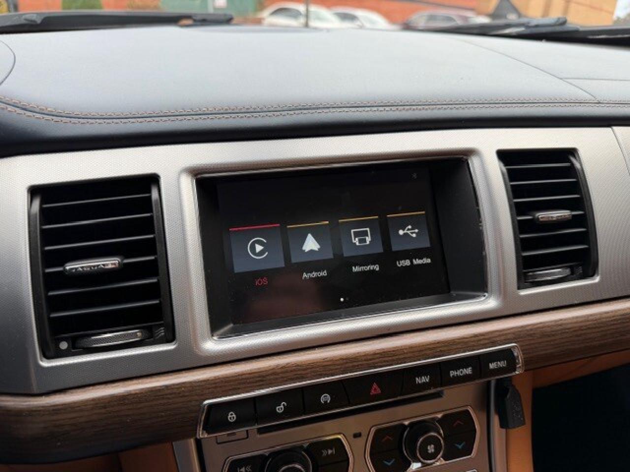 2014 Jaguar XF V6 AWD WIRELESS APPLE CARPLAY SUNROOF Photo