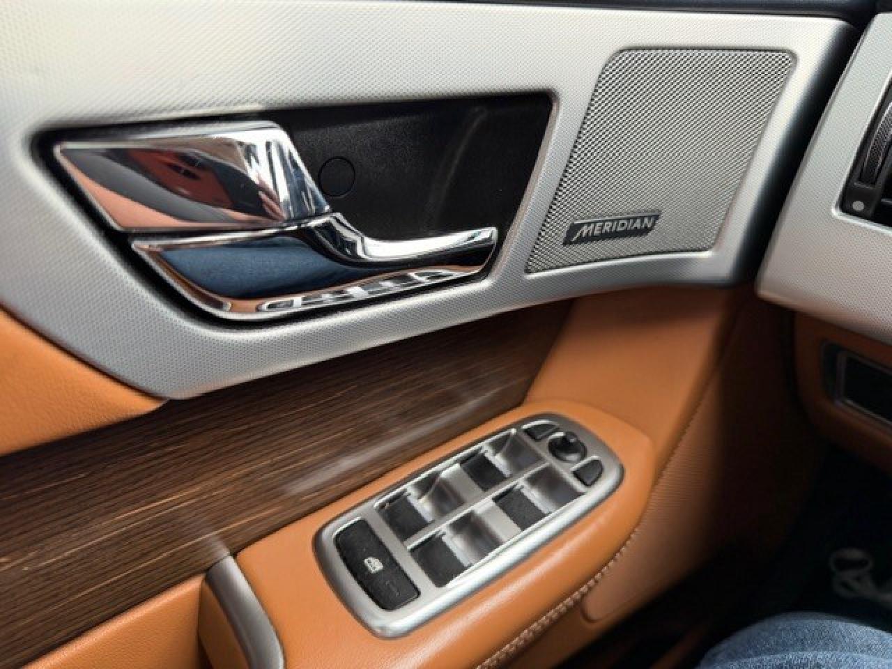 2014 Jaguar XF V6 AWD WIRELESS APPLE CARPLAY SUNROOF Photo