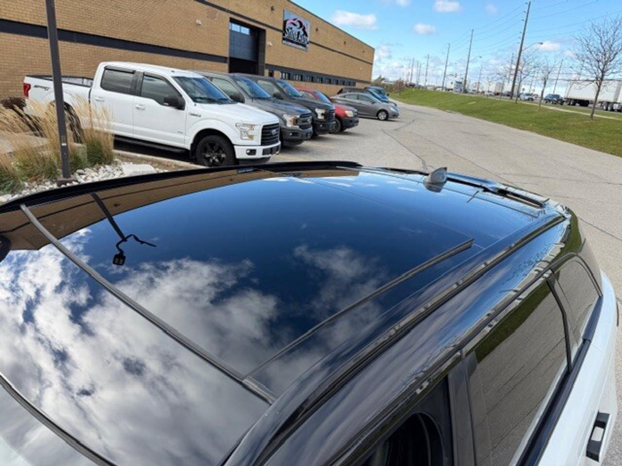 2020 Land Rover Range Rover Velar P300 R-Dynamic S Heads Up Cooled Seat Digital dash Photo