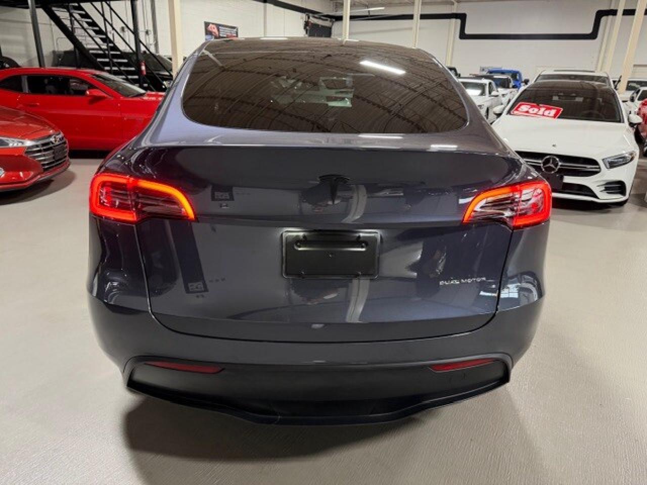 2023 Tesla Model Y Long Range AWD 1 Owner Clean Carfax Certified Photo4